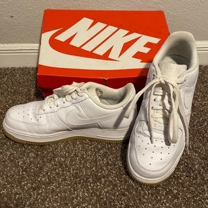 NIKE AIR FORCE 1s ‘07 GUM